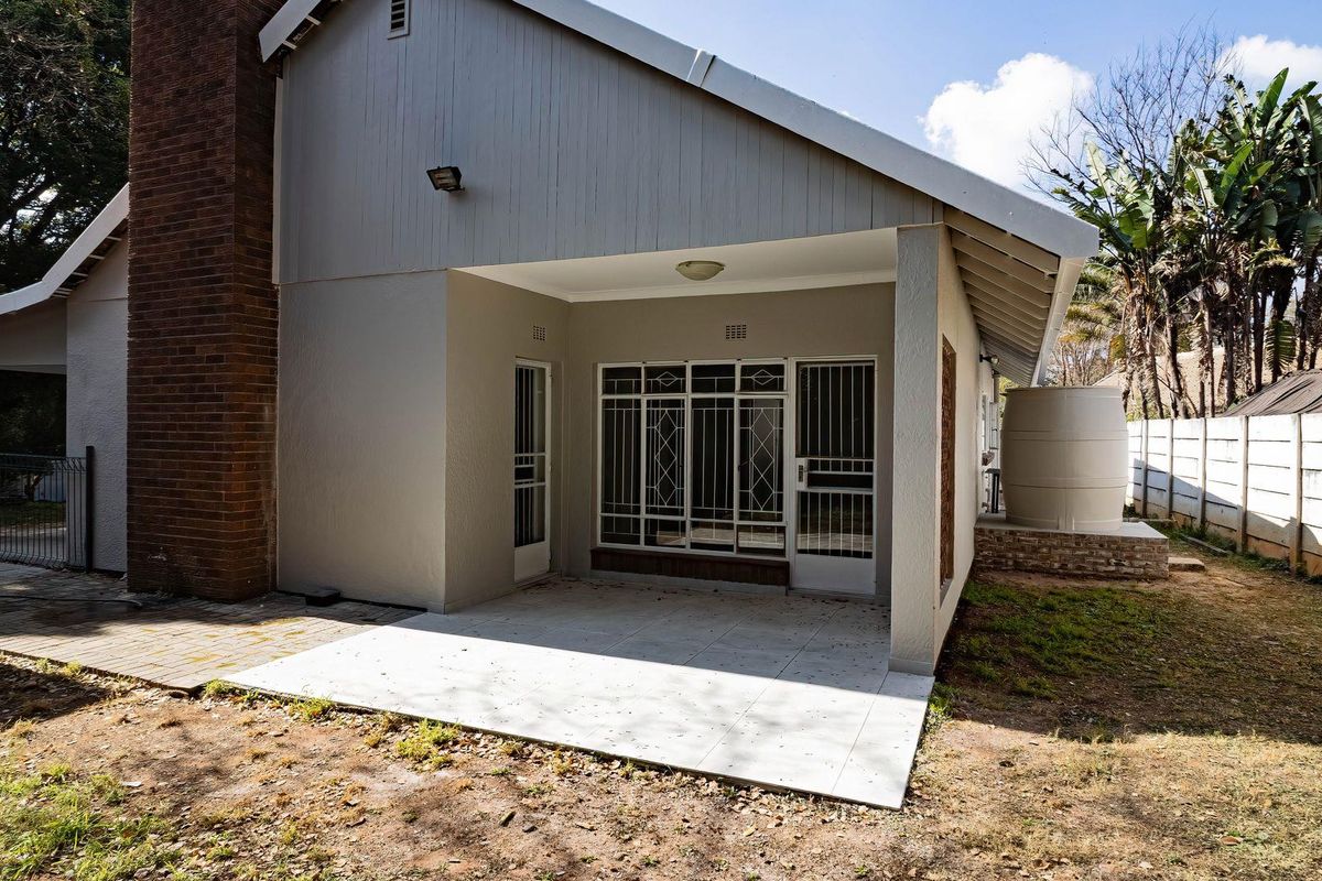 Charming 3 Bedroom Family Home with Study in Sought-After Northcliff - Photo 5
