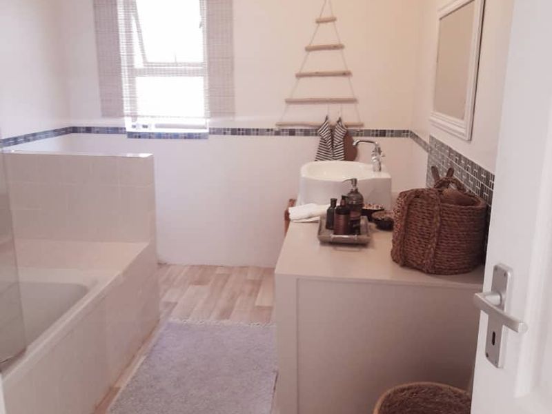 Dream Beach House in Swakopmund: Coastal Luxury Meets Family Comfort - Photo 10