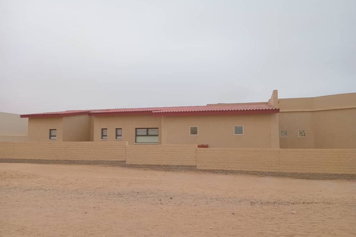 BEAUTIFUL WELL-MAINTAINED HOUSE FOR SALE IN HENTIES BAY – SOUTH DUNE - Photo 2