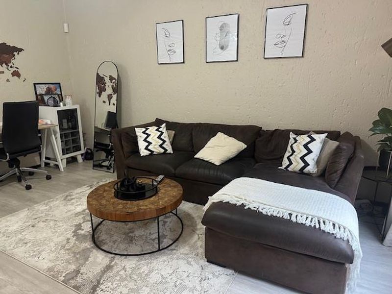 STYLISH ONE BED APARTMENT IN THE HEART OF MORNINGSIDE - Photo 9