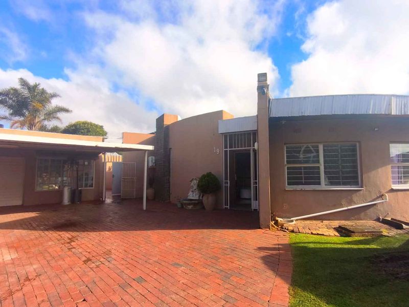 BUSINESS USE PROPERTY FOR SALE ON GLEN AVENUE, GLENANDA, JOHANNESBURG SOUTH - Photo 3