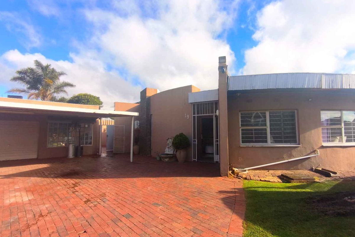 BUSINESS USE PROPERTY FOR SALE ON GLEN AVENUE, GLENANDA, JOHANNESBURG SOUTH - Photo 3