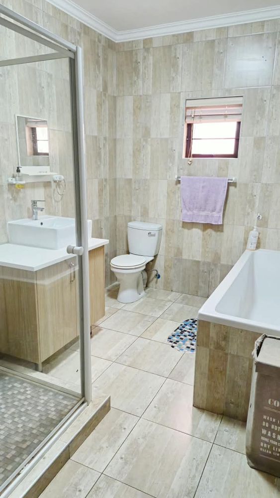 Bedroom 2 en- suit bathroom 