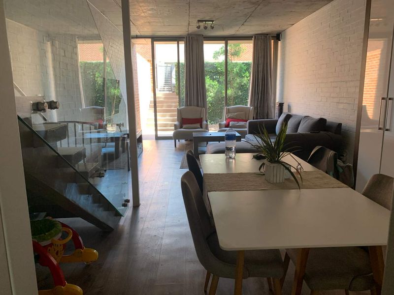 ELEGANT AND MODERN TOWNHOUSE - Photo 2