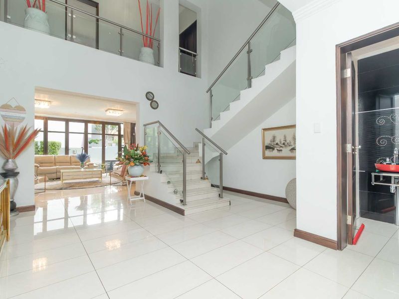 Spacious Double Story Cluster in a Lifestyle Estate - Photo 5