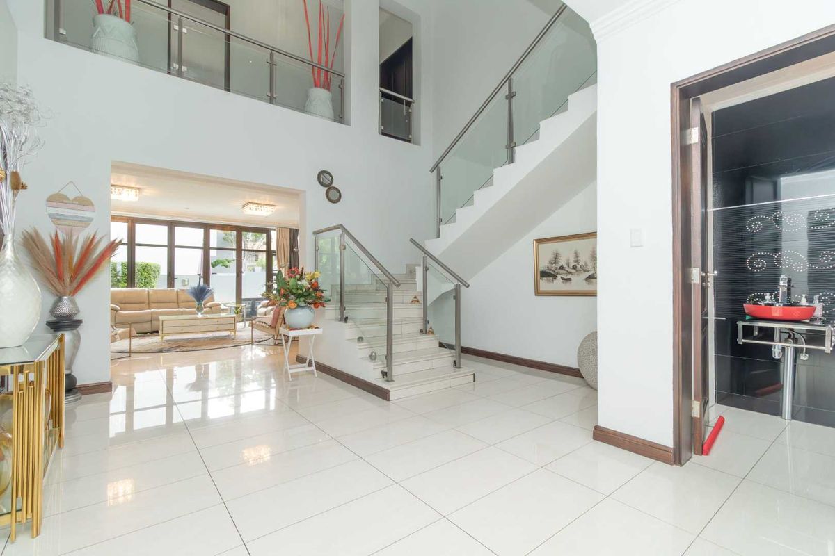 Spacious Double Story Cluster in a Lifestyle Estate - Photo 5