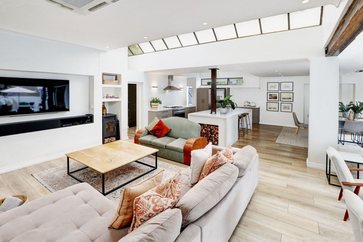 Bright, airy, and thoughtfully modernized with a creative touch. - Photo 4