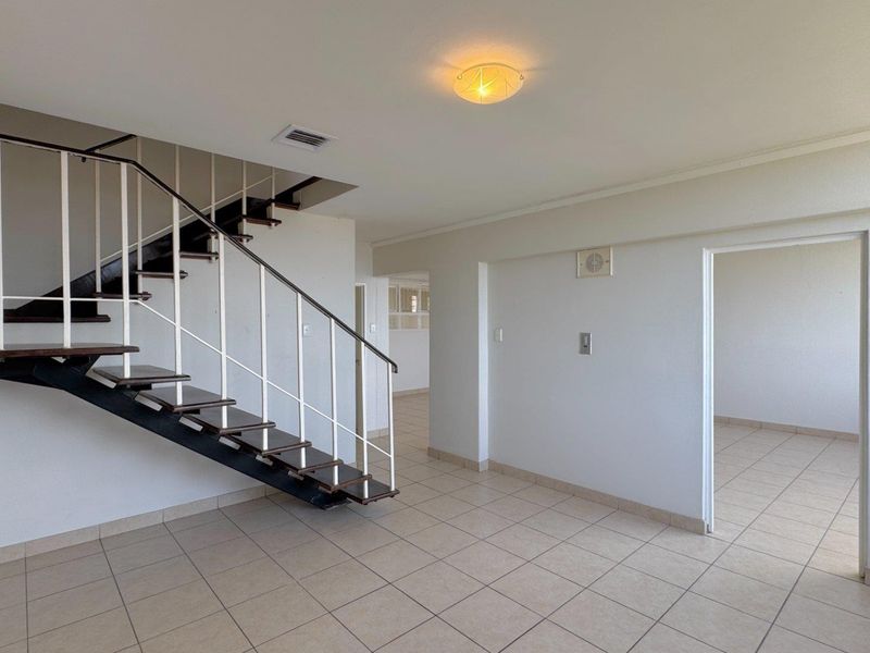 Stunning Apartment with beautiful sea views in Glenashley Heights – Share Block - Photo 8