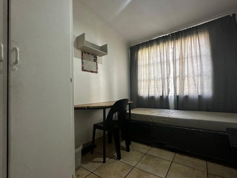 Student Paradise - Fully Furnished and Ready for You - Photo 6