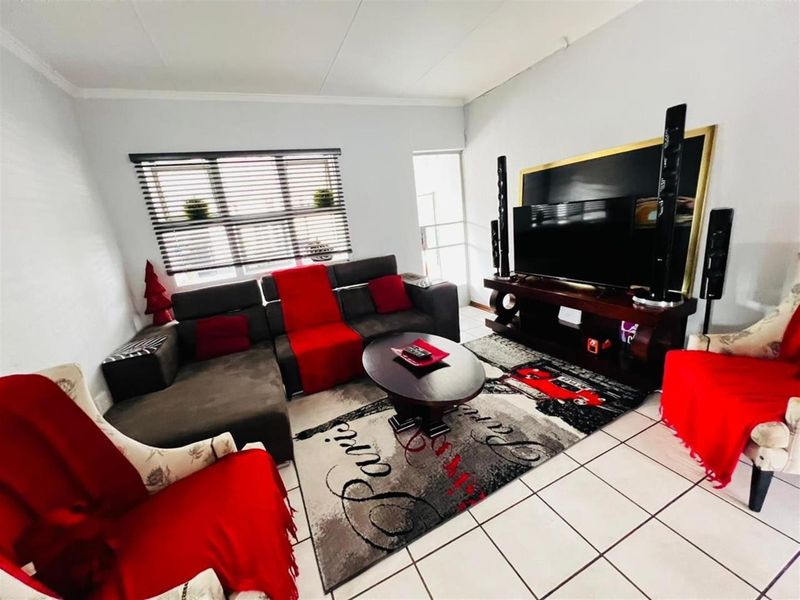 Apartment For Sale in New Redruth, Alberton - Photo 10