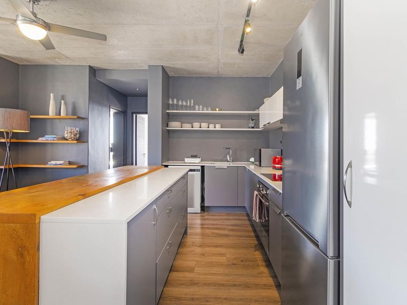 Luxury Corner Apartment with Panoramic - Photo 10