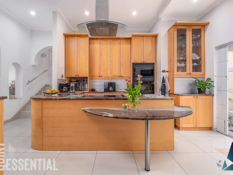 FOR SALE | KLEIN WINDHOEK - Photo 4