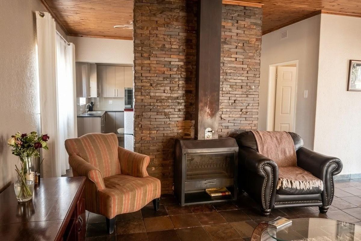 Beautifully Renovated Four-Bedroom Home With Pool And Lapa - Photo 5