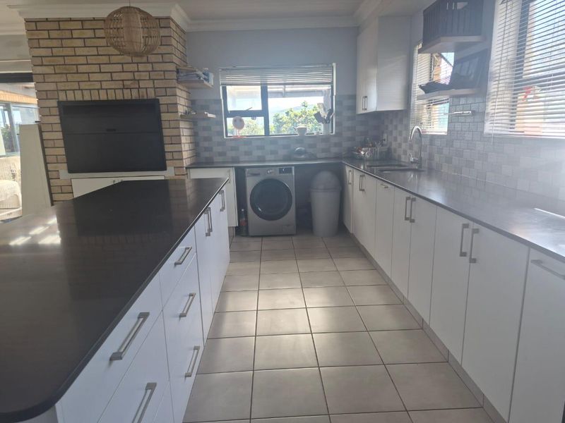 Charming Low-Maintenance 2-Bedroom Home in Fraaiuitsig, Groot Brak River - Photo 5