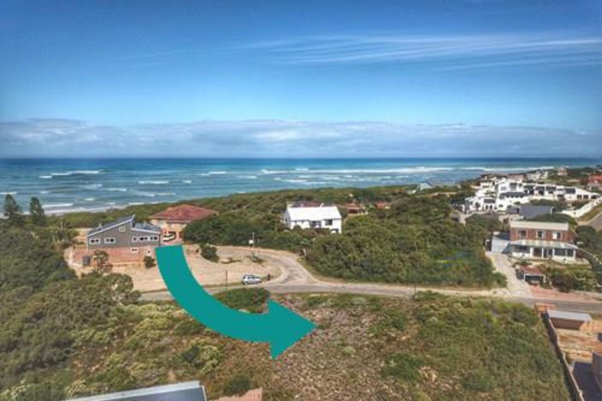 Tranquil Living with Breathtaking Views - Photo 2