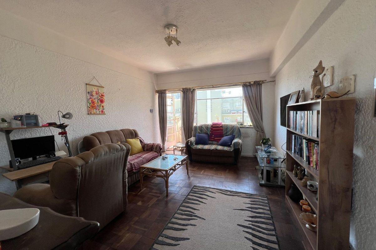 Unrenovated fifth floor find!! - Photo 4