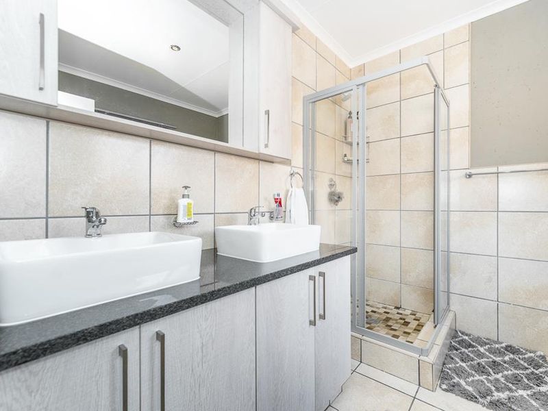 STUNNING CLUSTER WITH SUPERIOR FINISHES - Photo 10