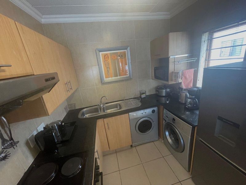 FURNISHED TWO BEDROOMS - Photo 10