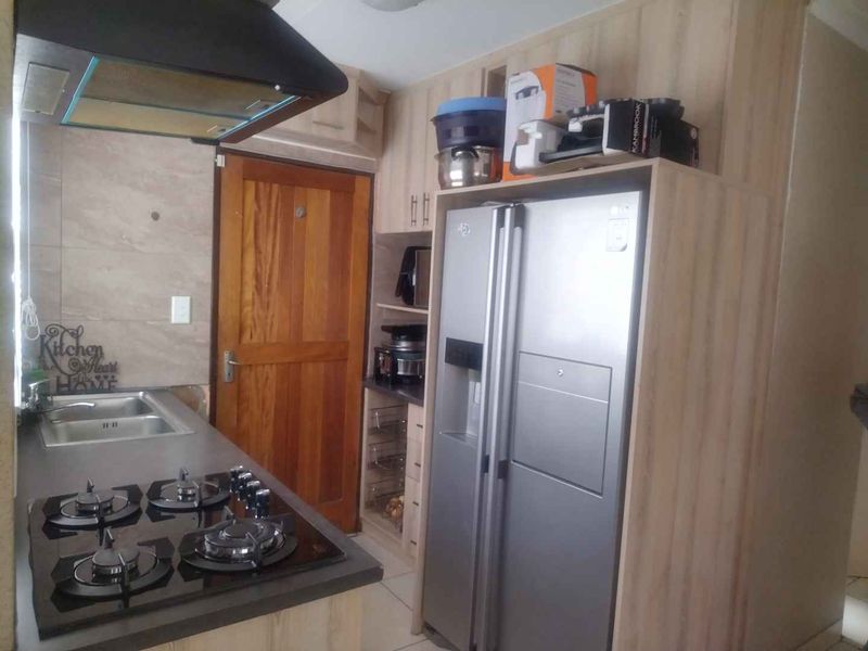 3 bedrooms house to rent in Soshanguve VV - Photo 4