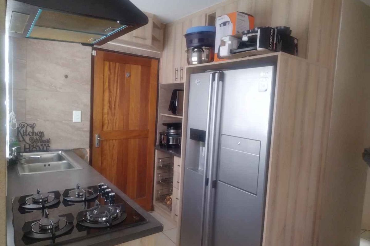 3 bedrooms house to rent in Soshanguve VV - Photo 4