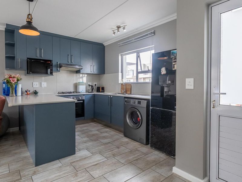 2 Bedroom Townhouse For Sale In Saint Square - Photo 6