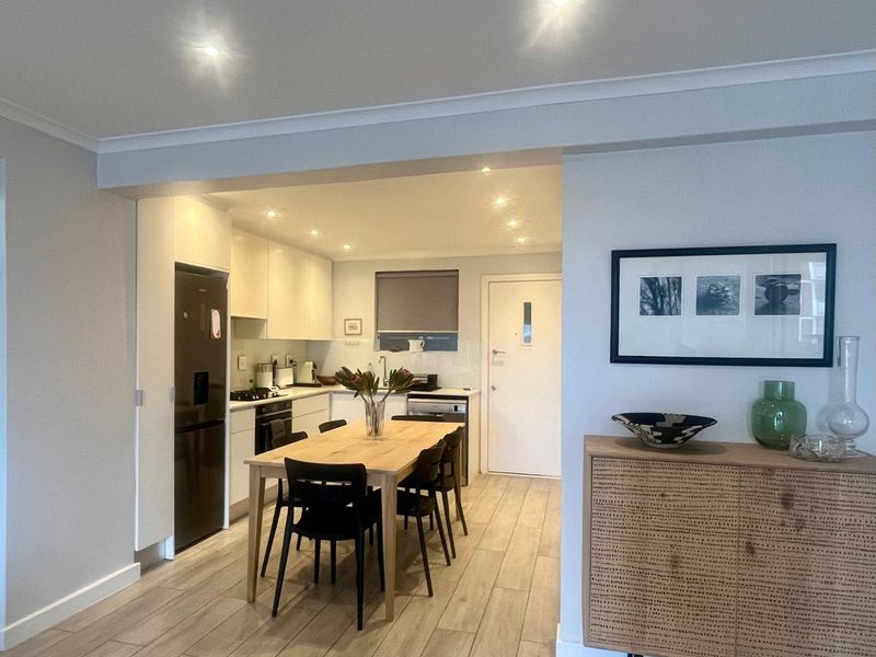 JUST GORGEOUS - Photo 3