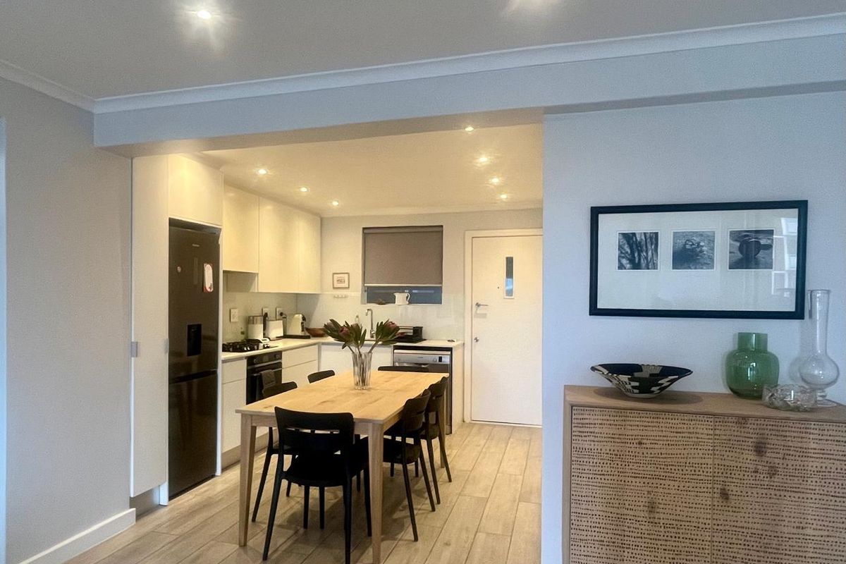 JUST GORGEOUS - Photo 3