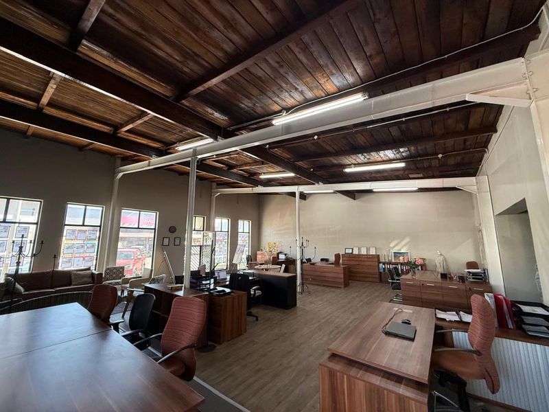 Versatile Commercial Property – For Sale, With Boutique Hotel Possibilities - Photo 7