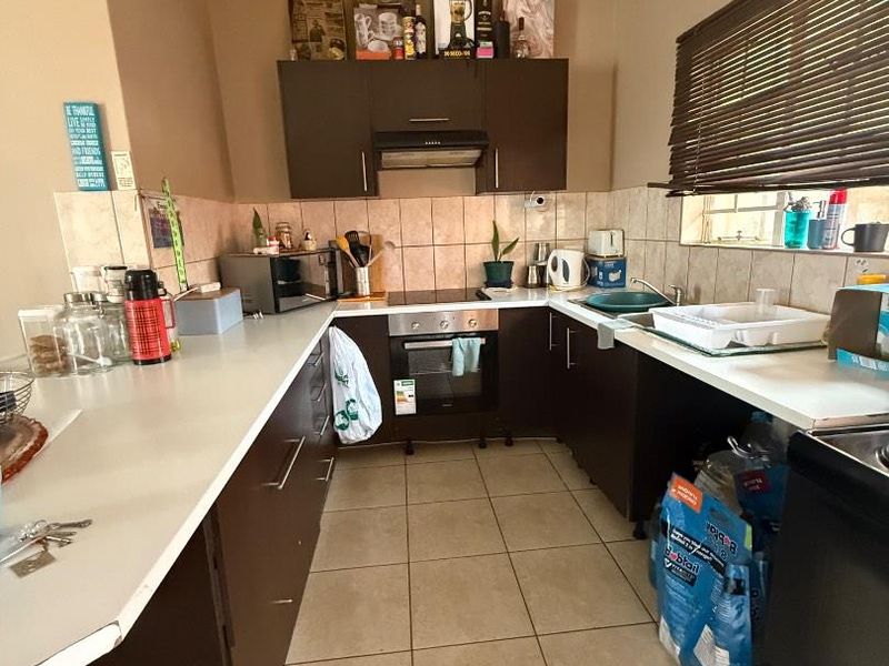 SOLD / HOCHLAND ESTATE-| SALE| Rockycrest - Photo 2