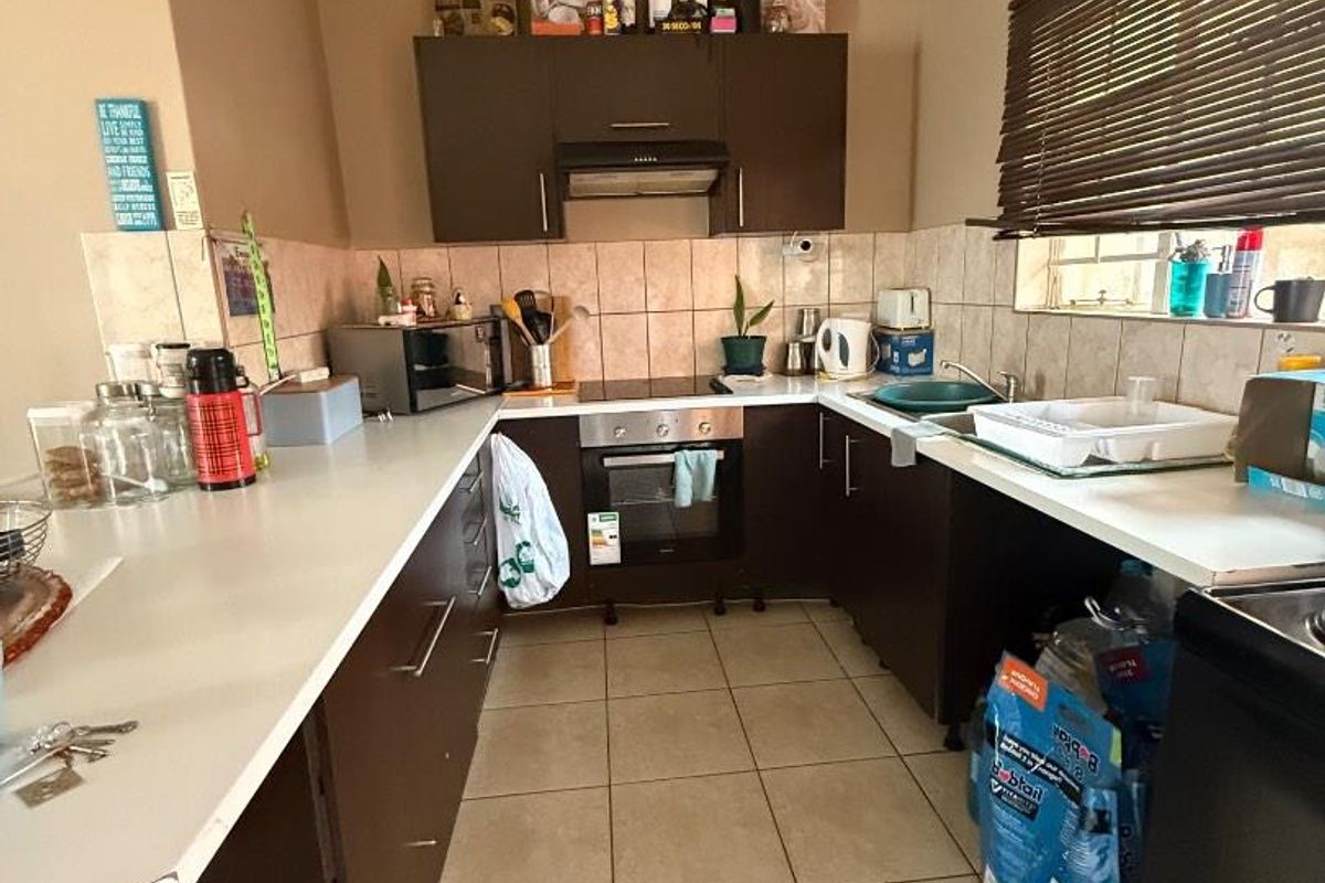 SOLD / HOCHLAND ESTATE-| SALE| Rockycrest - Photo 2