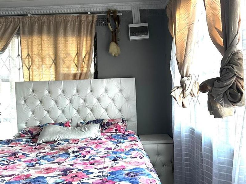 Compact Three-Bedroom Home in Esikhawini - Photo 5