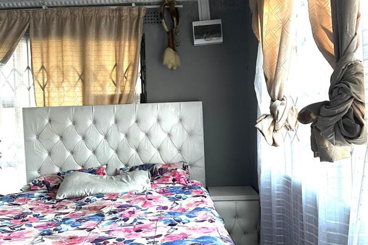 Compact Three-Bedroom Home in Esikhawini - Photo 5