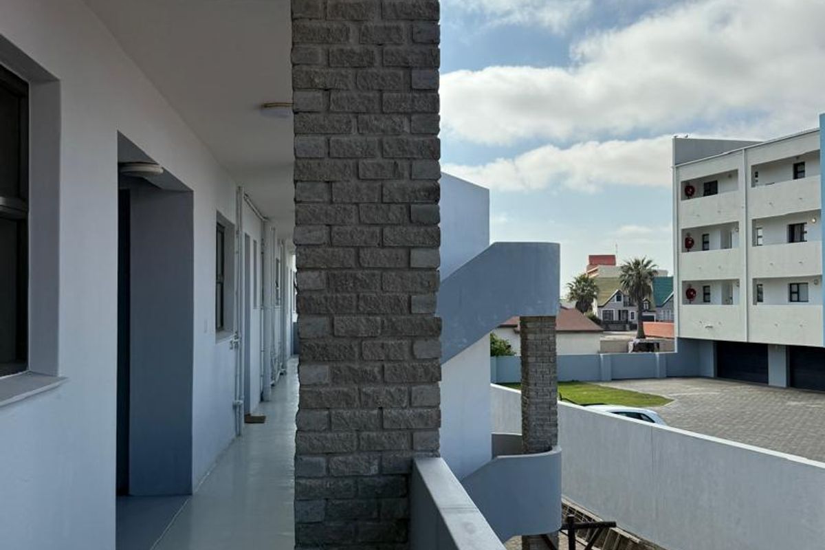 Own the view, own the lifestyle. - Photo 2