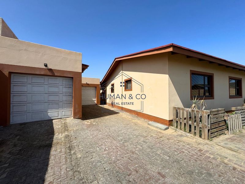 Ideal Starter Home with 1 Bedroom Flat - Photo 3