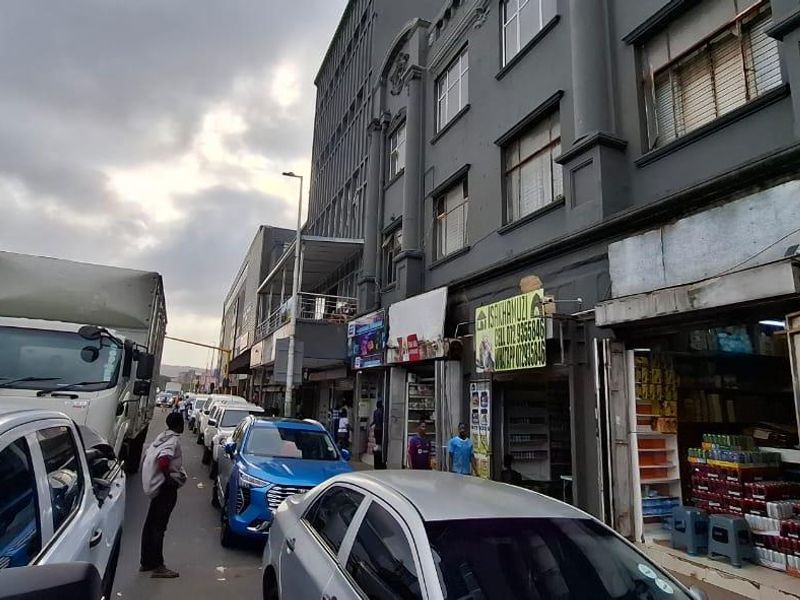 **Prime Retail Opportunity in High-Traffic Mall Location** - Photo 5