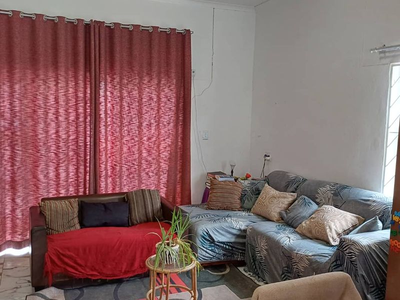 Modern and spacious Home for sale in Thorn Valley Estate - Brakwater - Photo 3