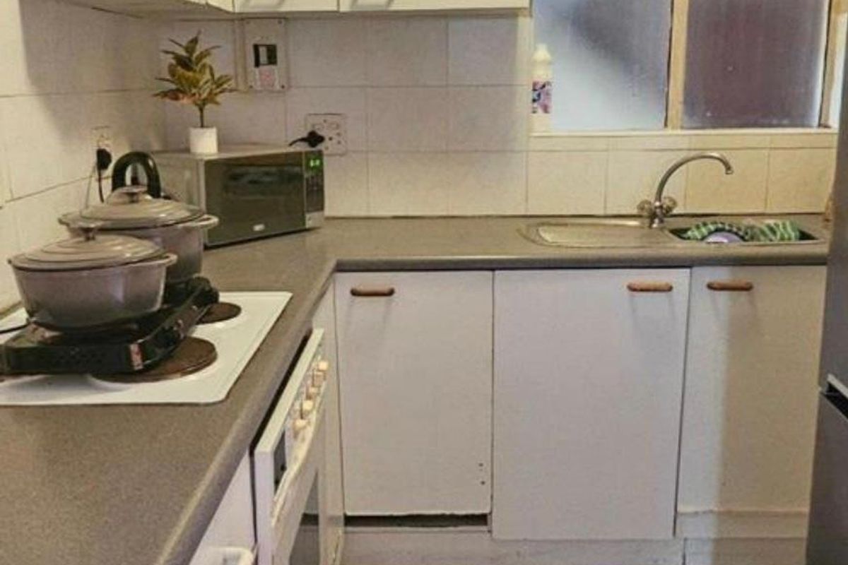 STUDIO APARTMENT FOR SALE IN ESSENWOOD, DURBAN - Photo 4