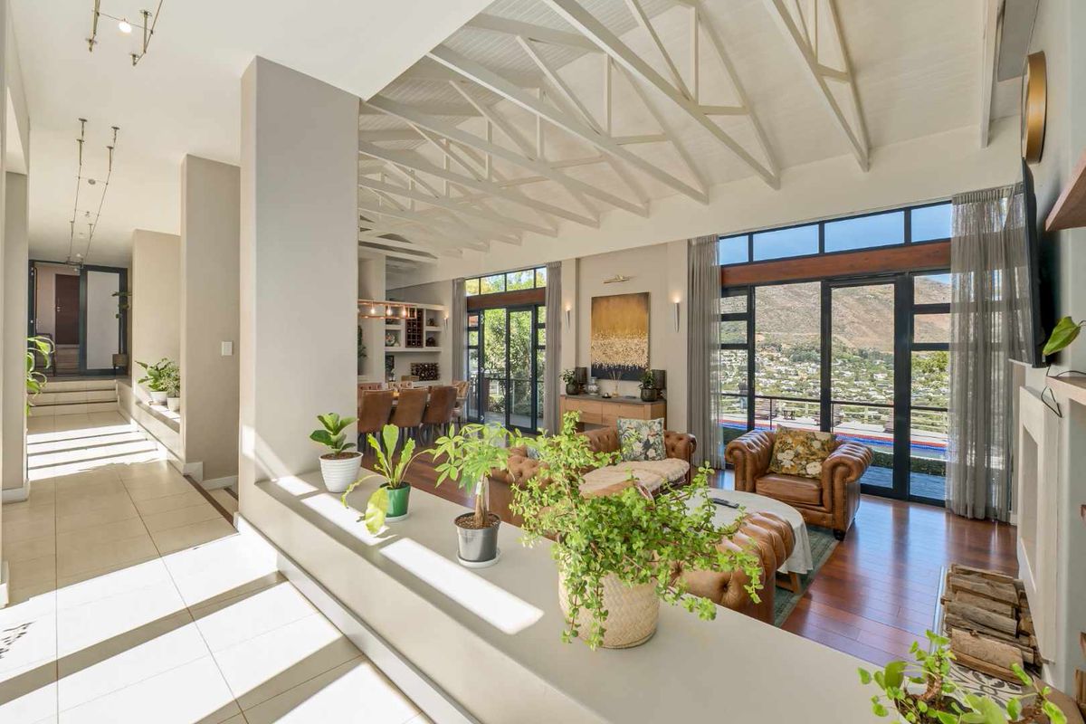 An Exceptional Luxury Retreat in Exclusive Kenrock Country Estate - Photo 3