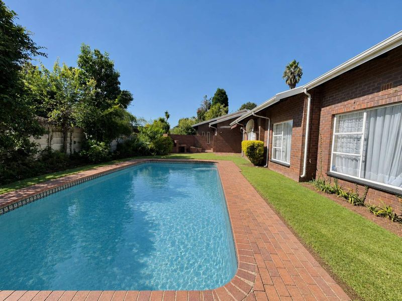 Spacious Family Home with Pool & Braai Area - Photo 2