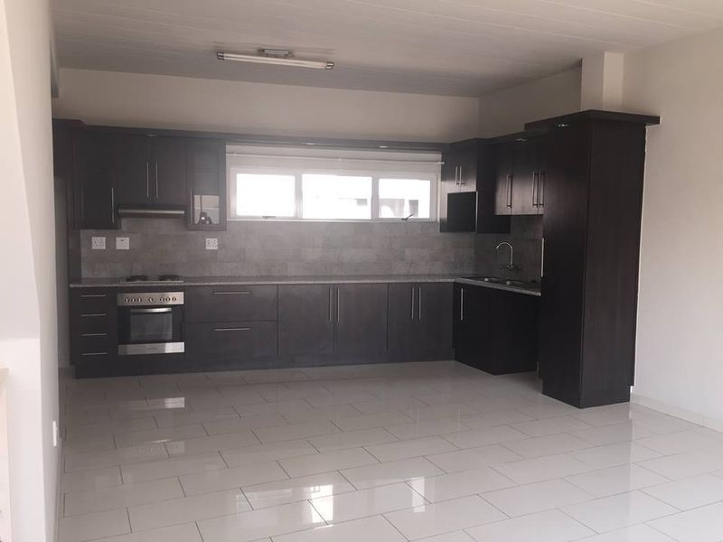 SOUGHT-AFTER, UPMARKET COMPLEX IN KLEINE KUPPE "IMOLA"!! - Photo 2