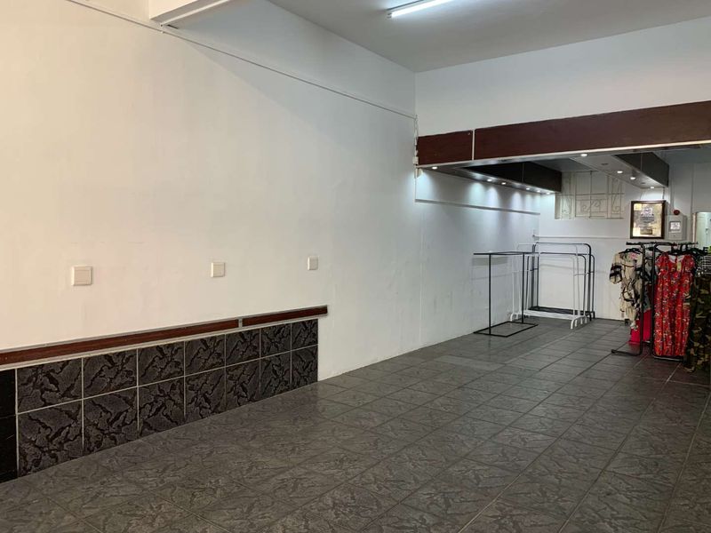 High Traffic Retail Spot: 82m2 on Voortrekker Rd, Goodwood - Photo 5