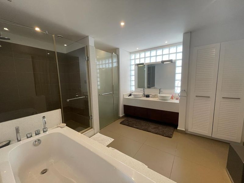 3-Bedroom Triplex : A sanctuary of light and privacy - Photo 10