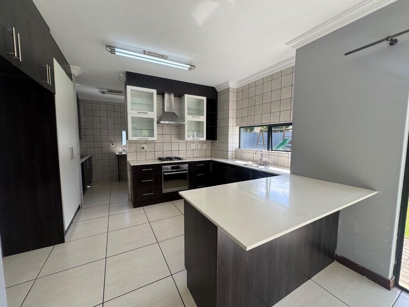 Modern 4-Bedroom Family Home with Staff Quarters in Midstream Hill - Photo 3