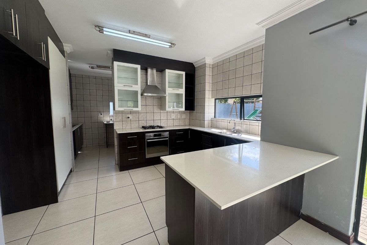 Modern 4-Bedroom Family Home with Staff Quarters in Midstream Hill - Photo 3