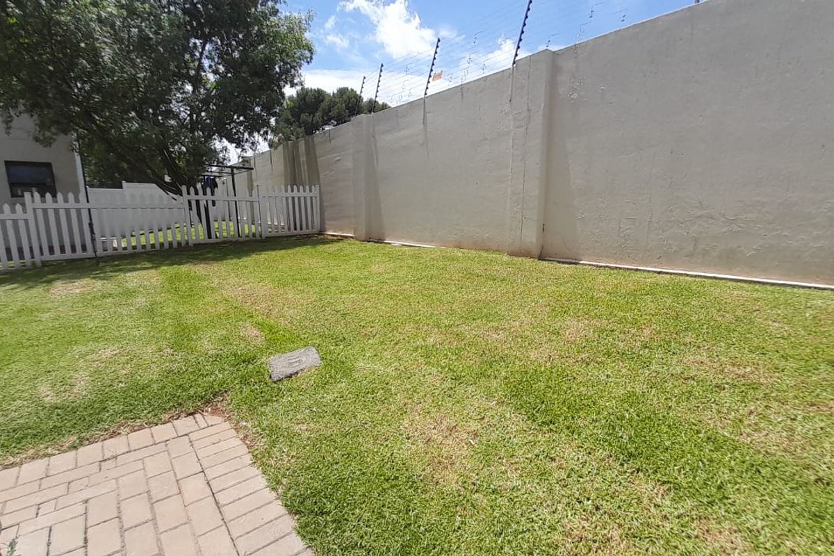 Stunning ground floor townhouse in pomona - Photo 4