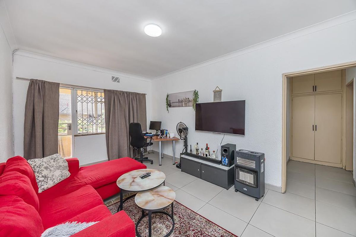 Modern 1 Bedroom Apartment with Balcony in Glenlily Parow - Photo 5