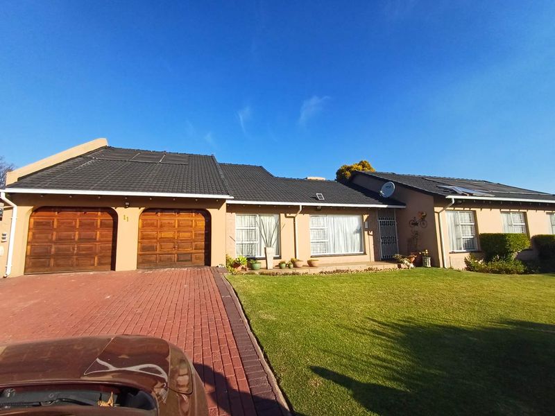 Exceptional neat well maintained Property - Photo 1