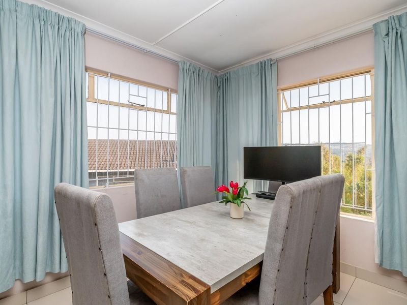 Secure Complex Living with Beautiful Views - Photo 10