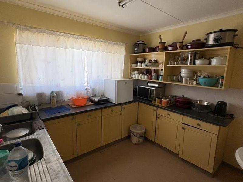 3 Bedrooms House For Sale - Photo 8