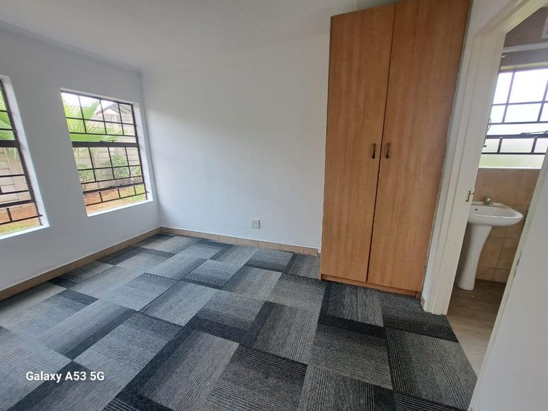 Three bedrooms at Thatchil Security Estate - Photo 10